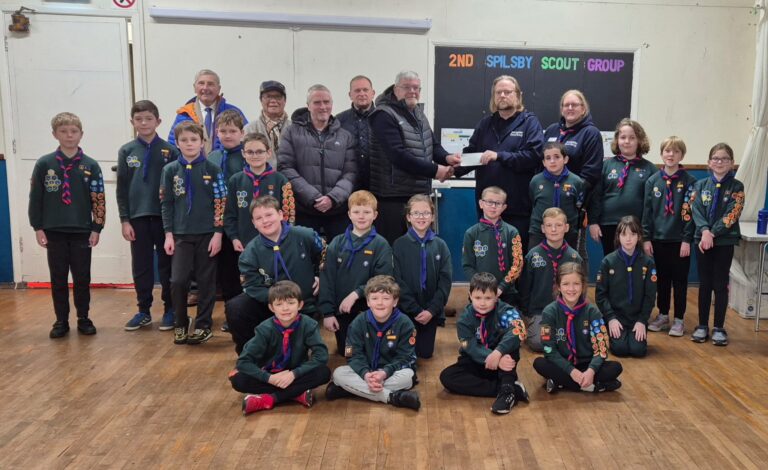 Spilsby Freemasons donating £500 to 2nd Spilsby Scout Group
